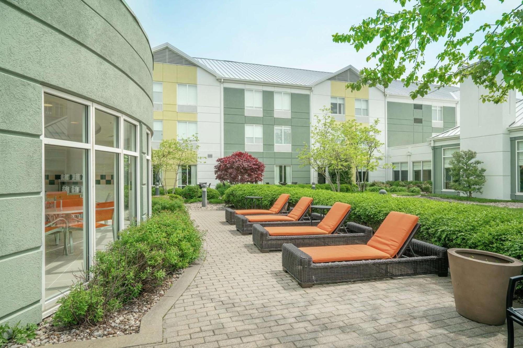 Hilton Garden Inn Louisville East Buitenkant foto
