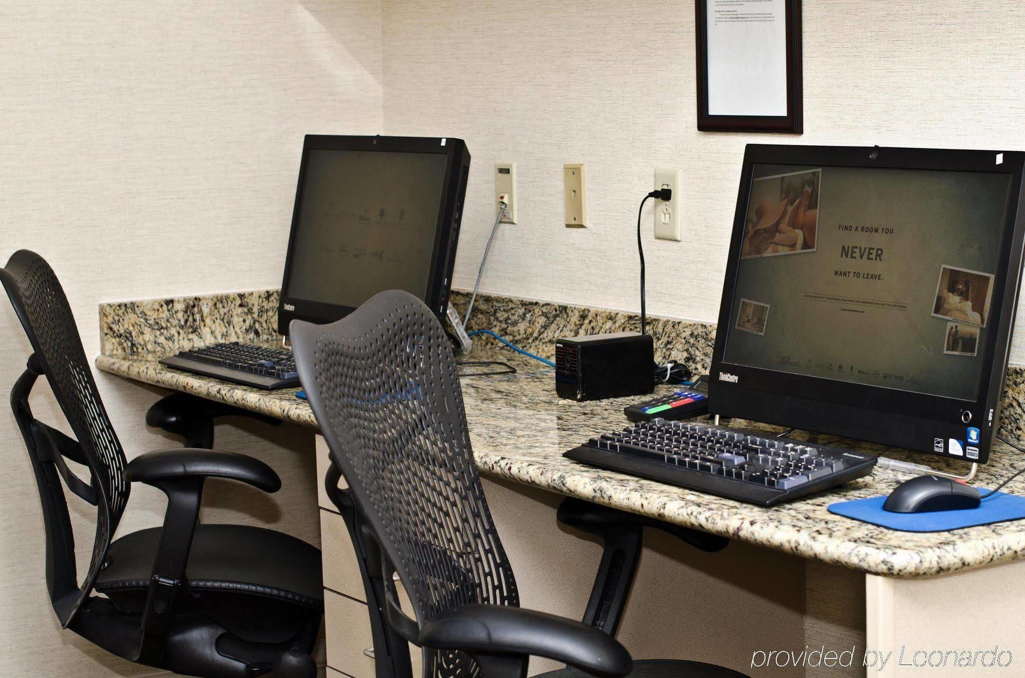 Hilton Garden Inn Louisville East Buitenkant foto