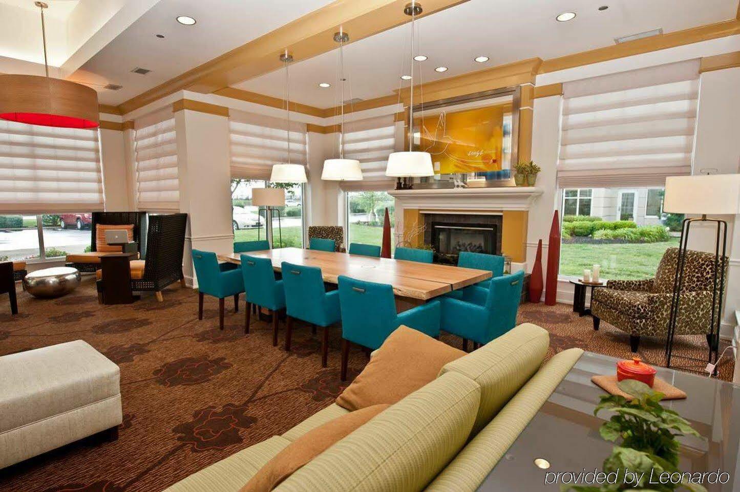 Hilton Garden Inn Louisville East Buitenkant foto